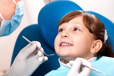 Child smiling at Armidale dentist