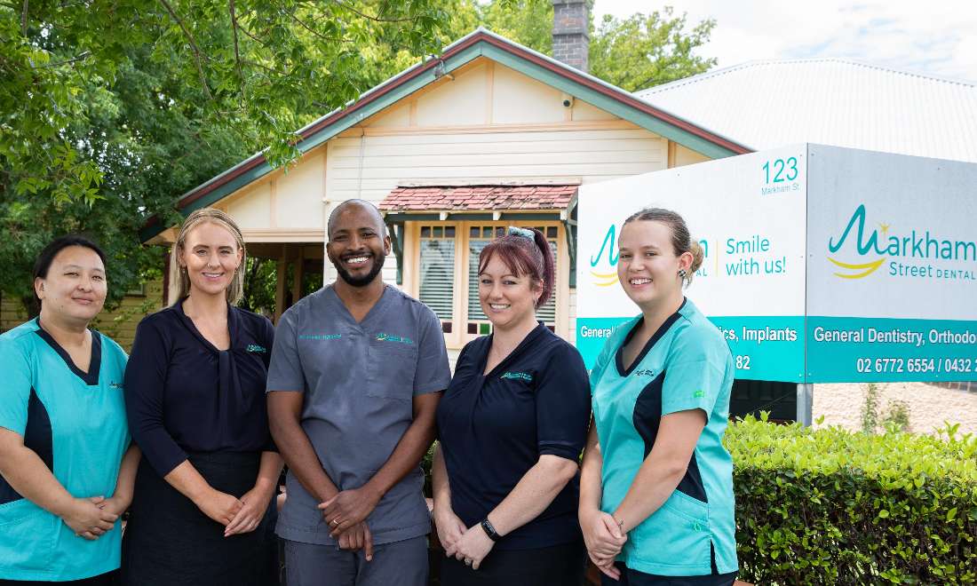 Dental practice in Armidale. A photo of the team.